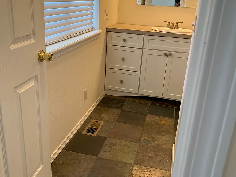 883 N Bainbridge St — Photo 23