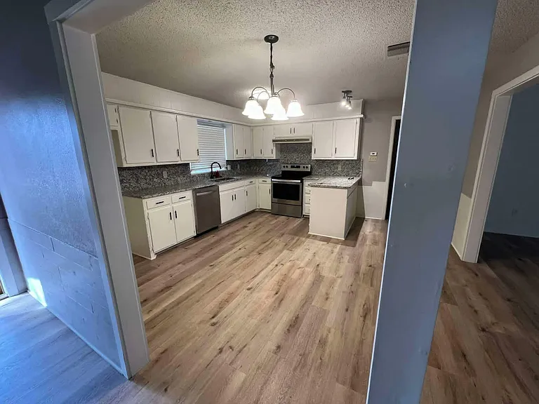 810 Mimosa Ave — Photo 10