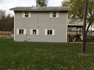 2960 E Honey Creek Rd, Chana, IL 61015