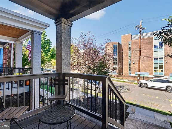 5th image of 219 Douglas St NE