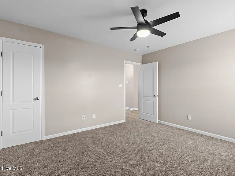403 Zircon Ct — Photo 20