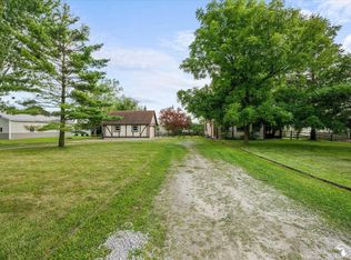 125 Smith Rd, Temperance, MI 48182