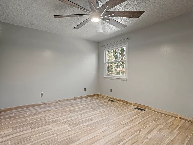 602 Dylan Ct — Photo 19