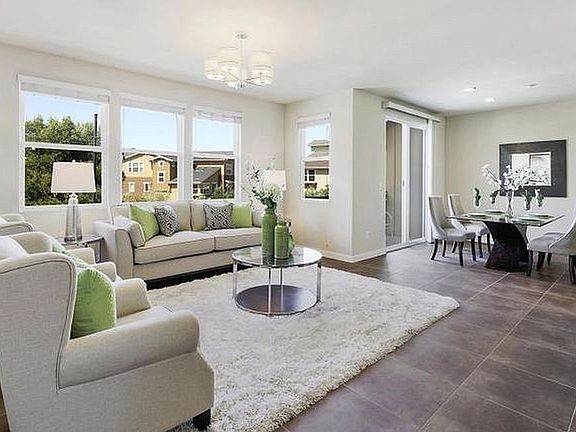3rd image of 115 Diamond Cove Ter