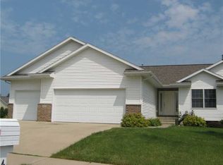 439 Prairie View Cir, Fairfax, IA 52228