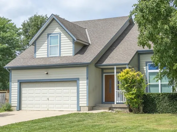 21705 S Race St, Spring Hill, KS 66083