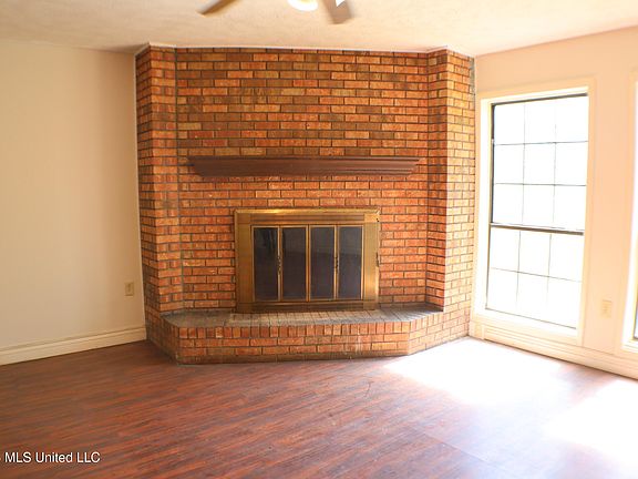 5th image of 219 Bass Rd