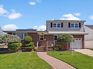 11 Arn Ter, Secaucus, NJ 07094