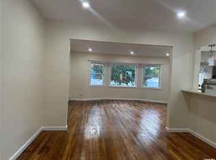 200 E Pennywood Ave, Roosevelt, NY 11575