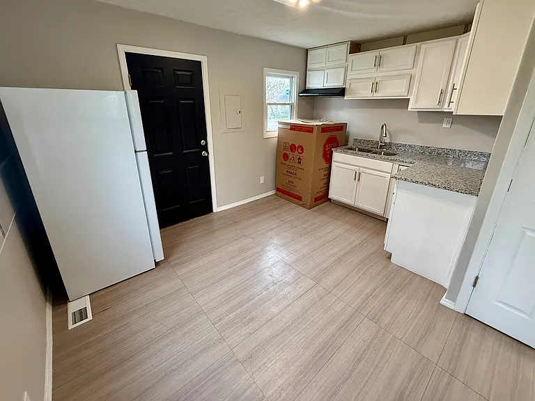 4449 Eichelberger Ave — Photo 5