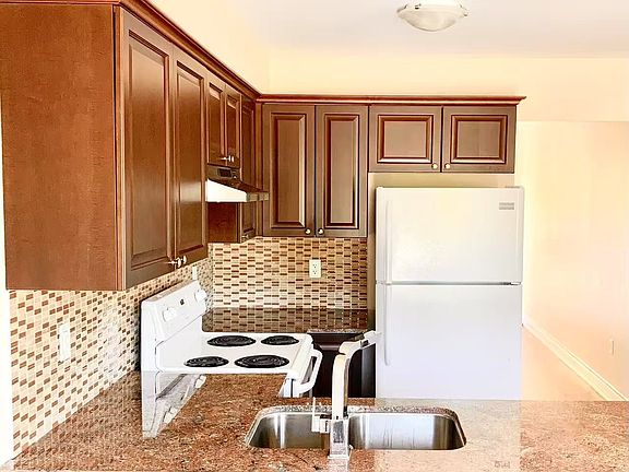 2nd image of 43 Madelaine Dr #4