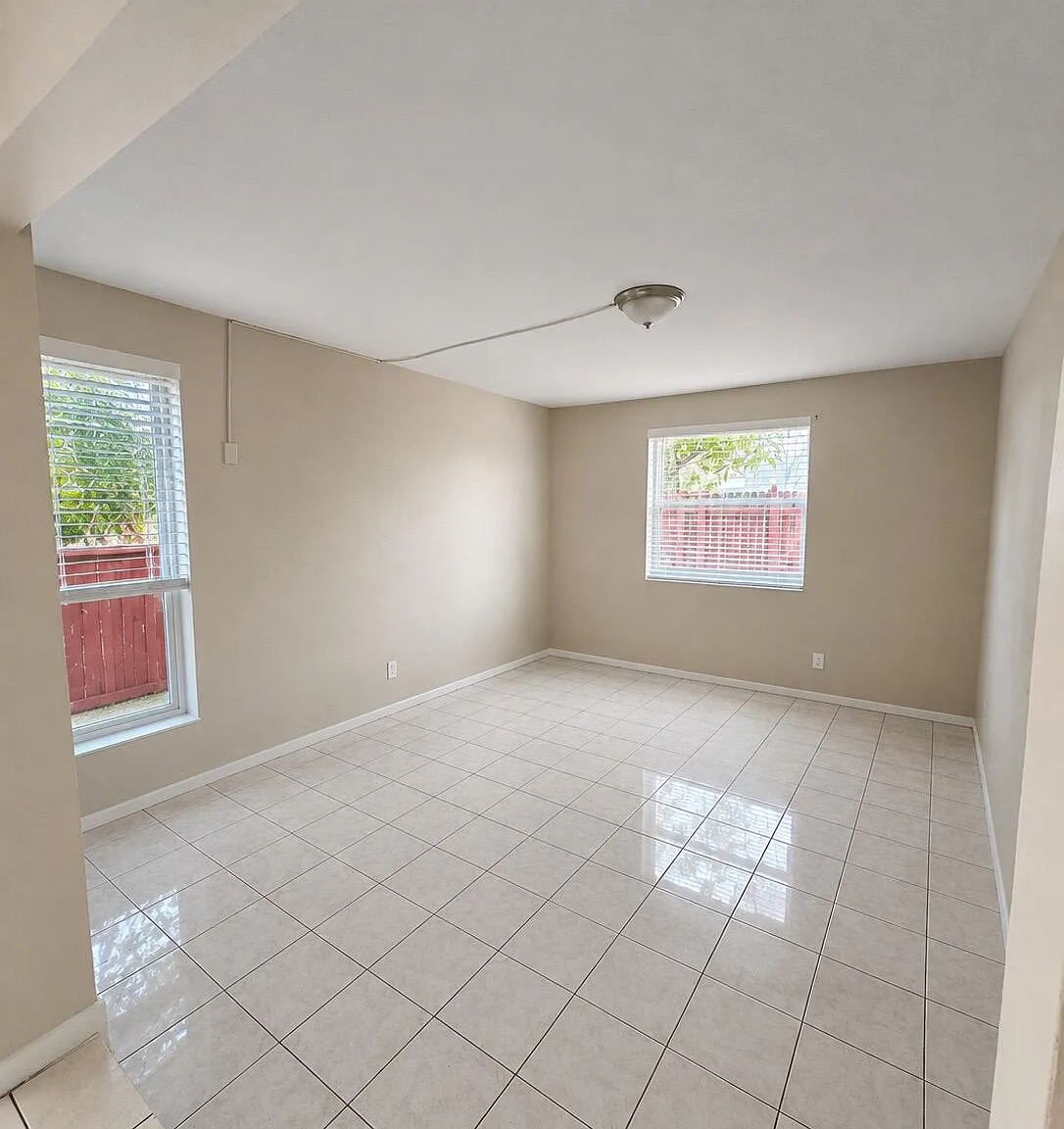 3 bed, 2.5 bath, 1780 sqft, $3,400 — Photo 3