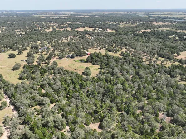 213 Joe Cole Ln, Smithville, TX 78957