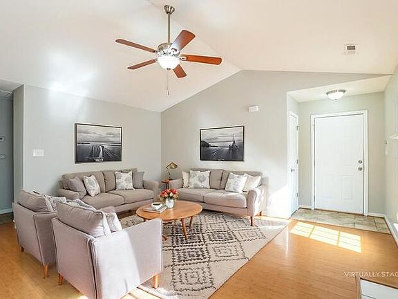 4th image of 2428 Fairstone Ave