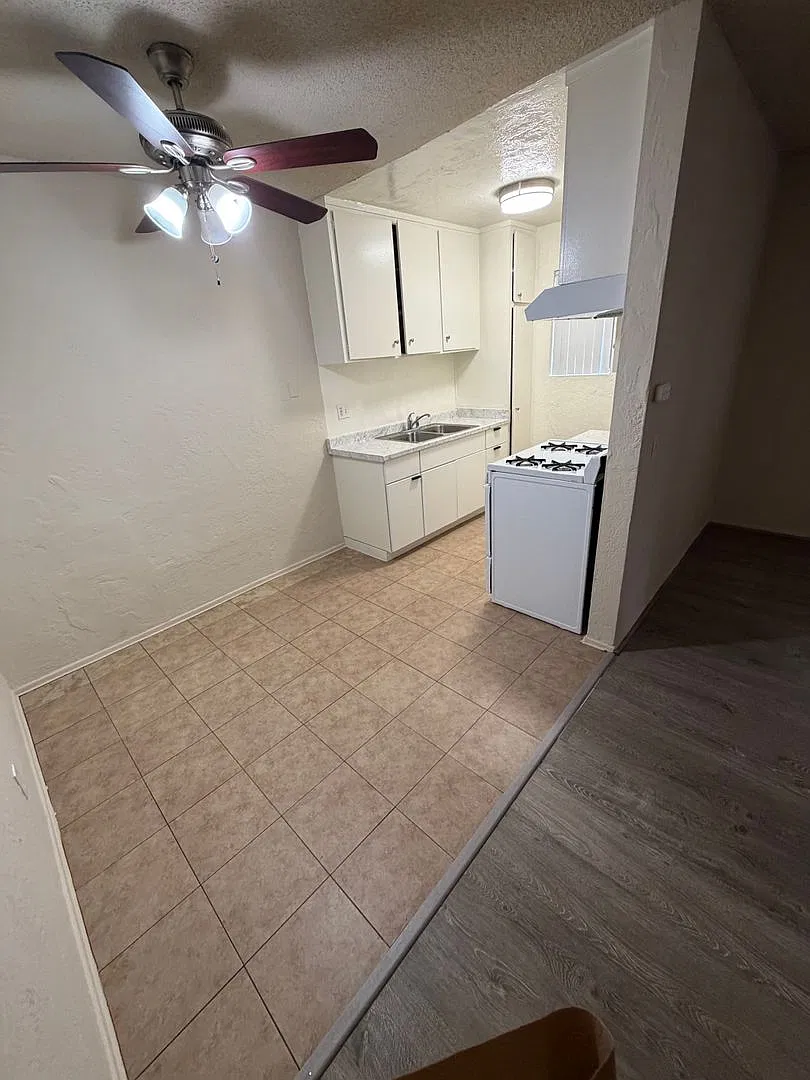Kittridge Apts 106 — Photo 3