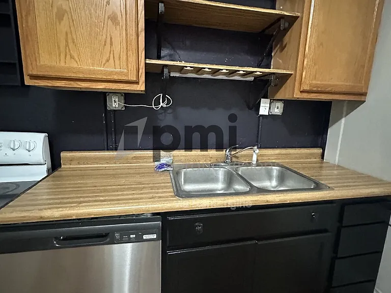 601 Monroe Ave #8 — Photo 6