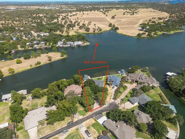 312 E Pheasant Rd, Highland Haven, TX 78654