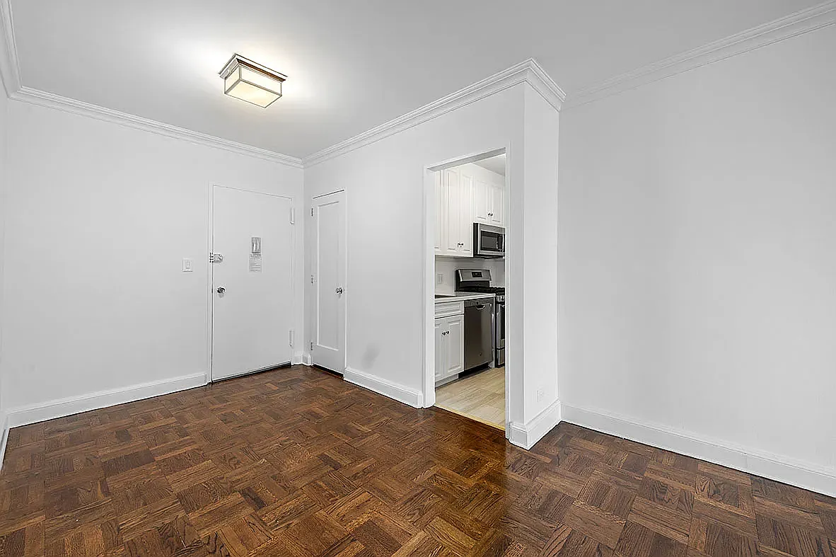 215 East 68th Street — Photo 3