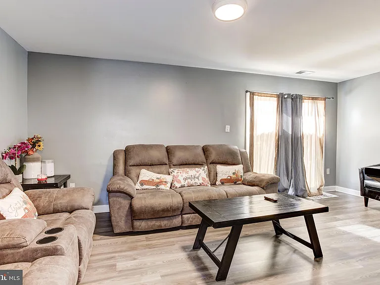 2409 Kilpatrick Pl — Photo 19