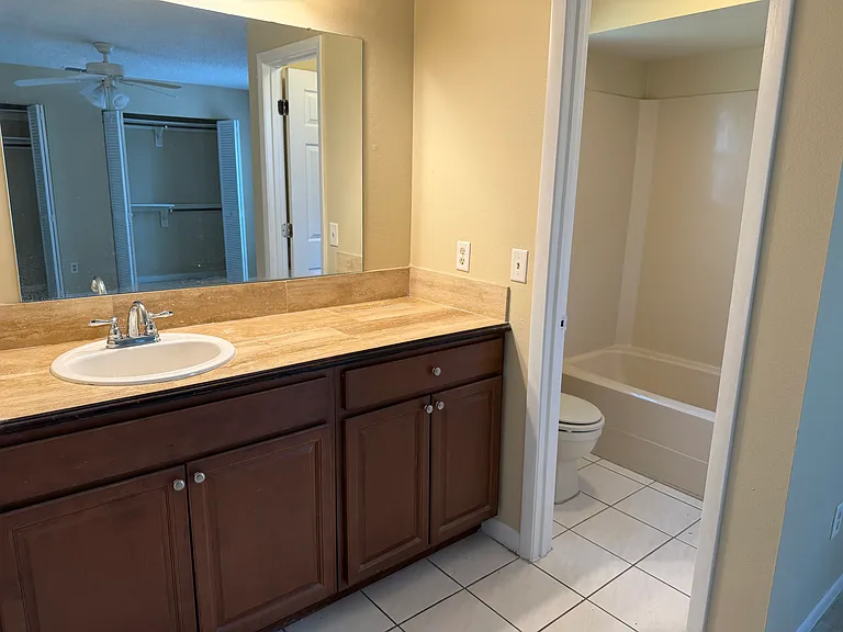 1307 W Redbud St — Photo 13