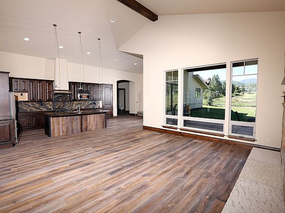3rd image of 46 W Foxglove Ln