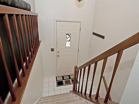 2nd image of 2768 Ravenwood Dr