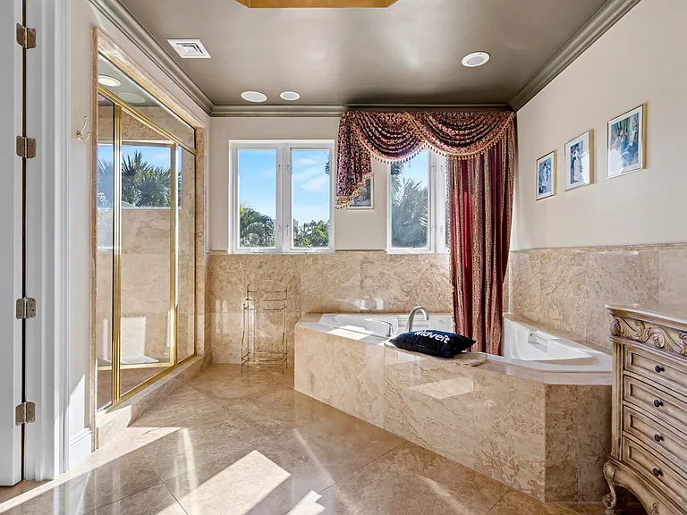 860 E Park Dr — Photo 36