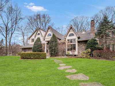 717 Ashmont Rd, Franklin Lakes, NJ, 07417