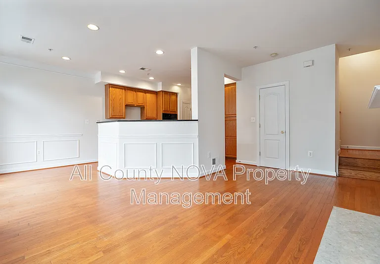 3546 Carriage Walk Ln #47-D — Photo 6