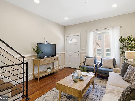 3rd image of 2340 Greenwich St
