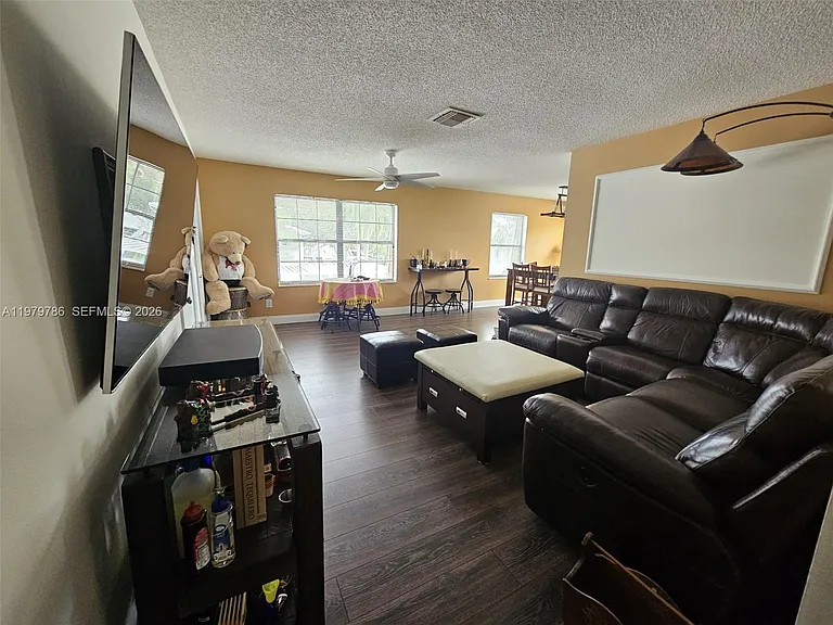 161 SE Village Dr #161 — Photo 4