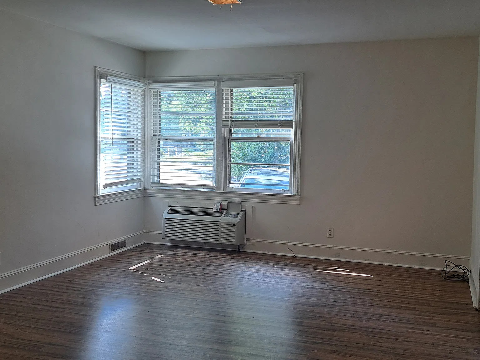 326 Gary St — Photo 3