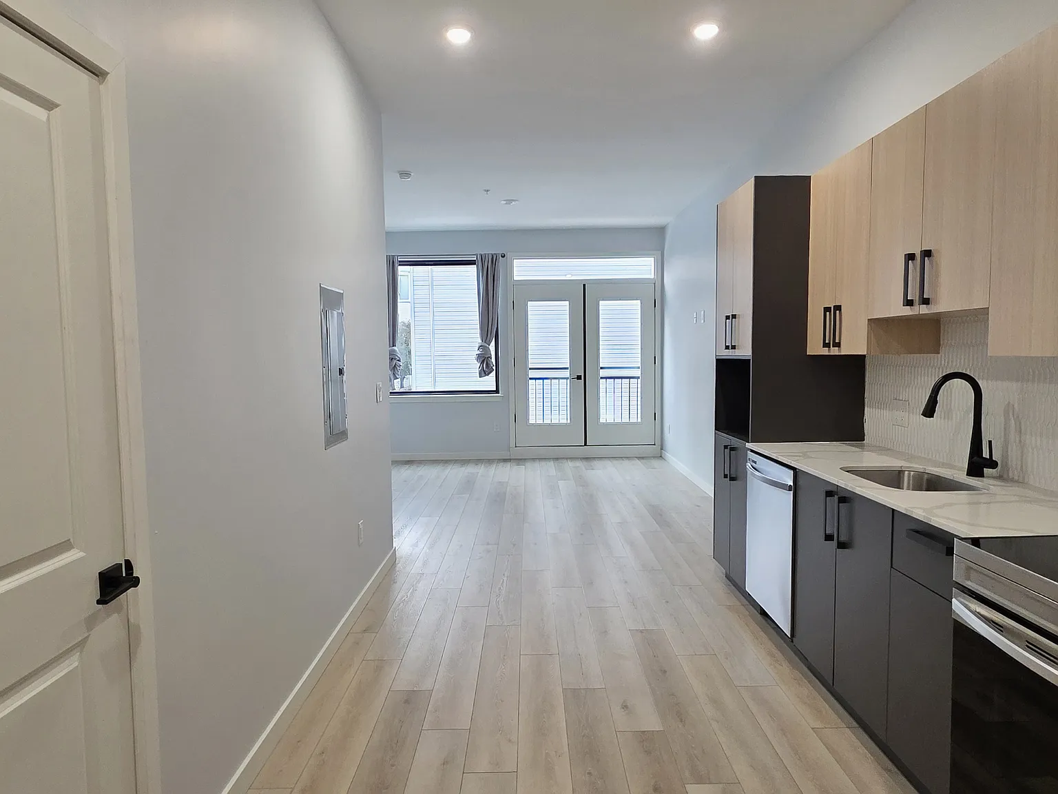 1 bed, 620 sqft, $1,800 — Photo 4