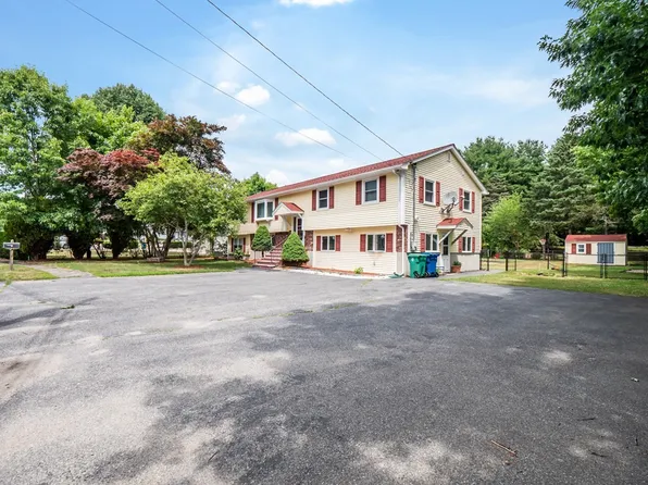 37 Locust St, Burlington, MA 01803