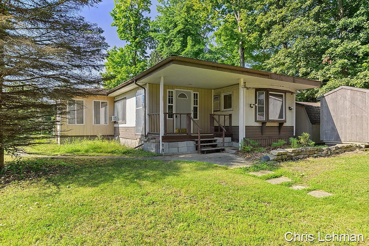 4219 E Shore Dr photo 1