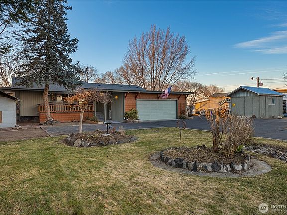 3rd image of 4190 NE Shorecrest Drive