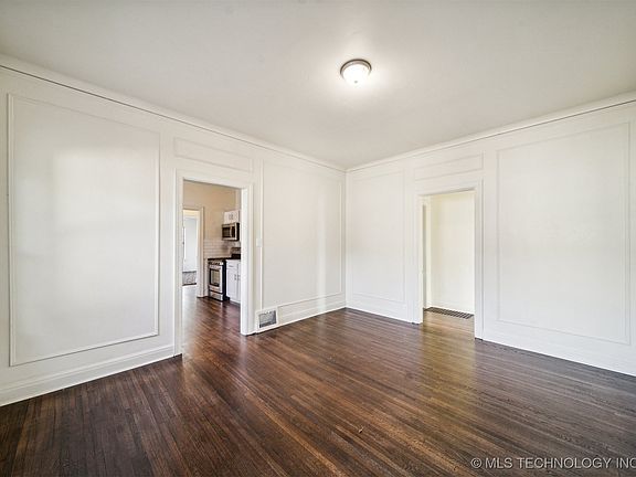 4th image of 843 S Indianapolis Ave