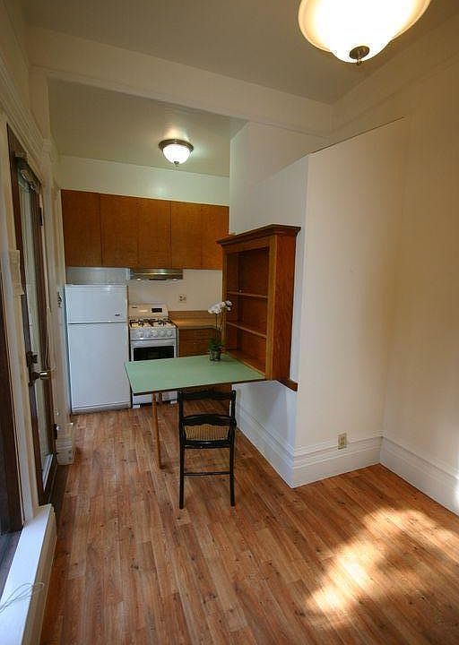 Kitchen featuring "Murphy table"