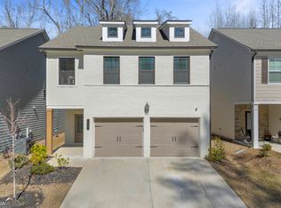 415 Station Overlook Dr, Auburn, GA 30011