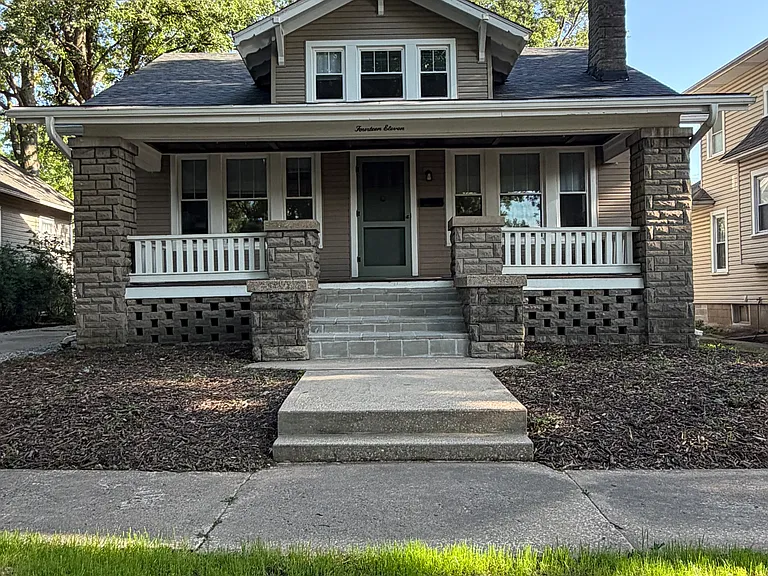 1411 W 4th St — Photo 1