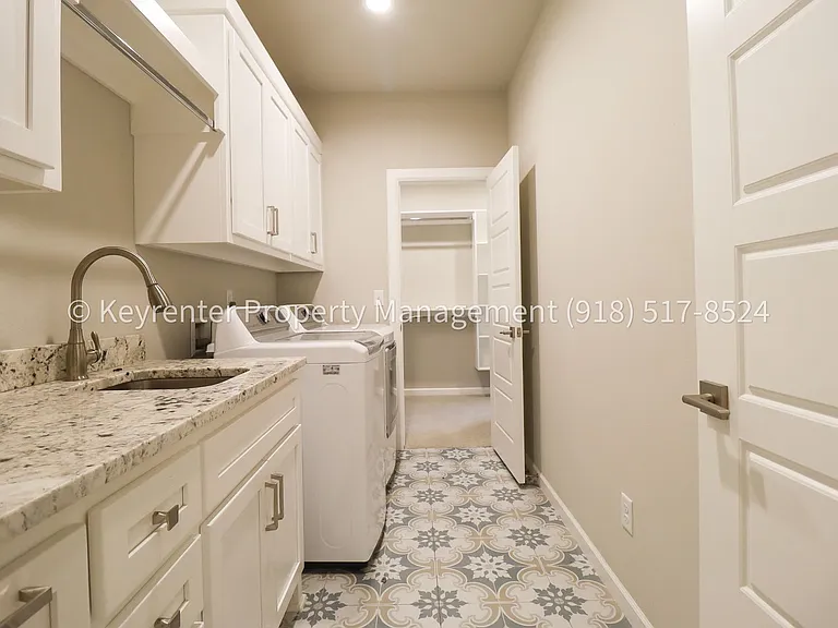 3809 W Union St — Photo 40