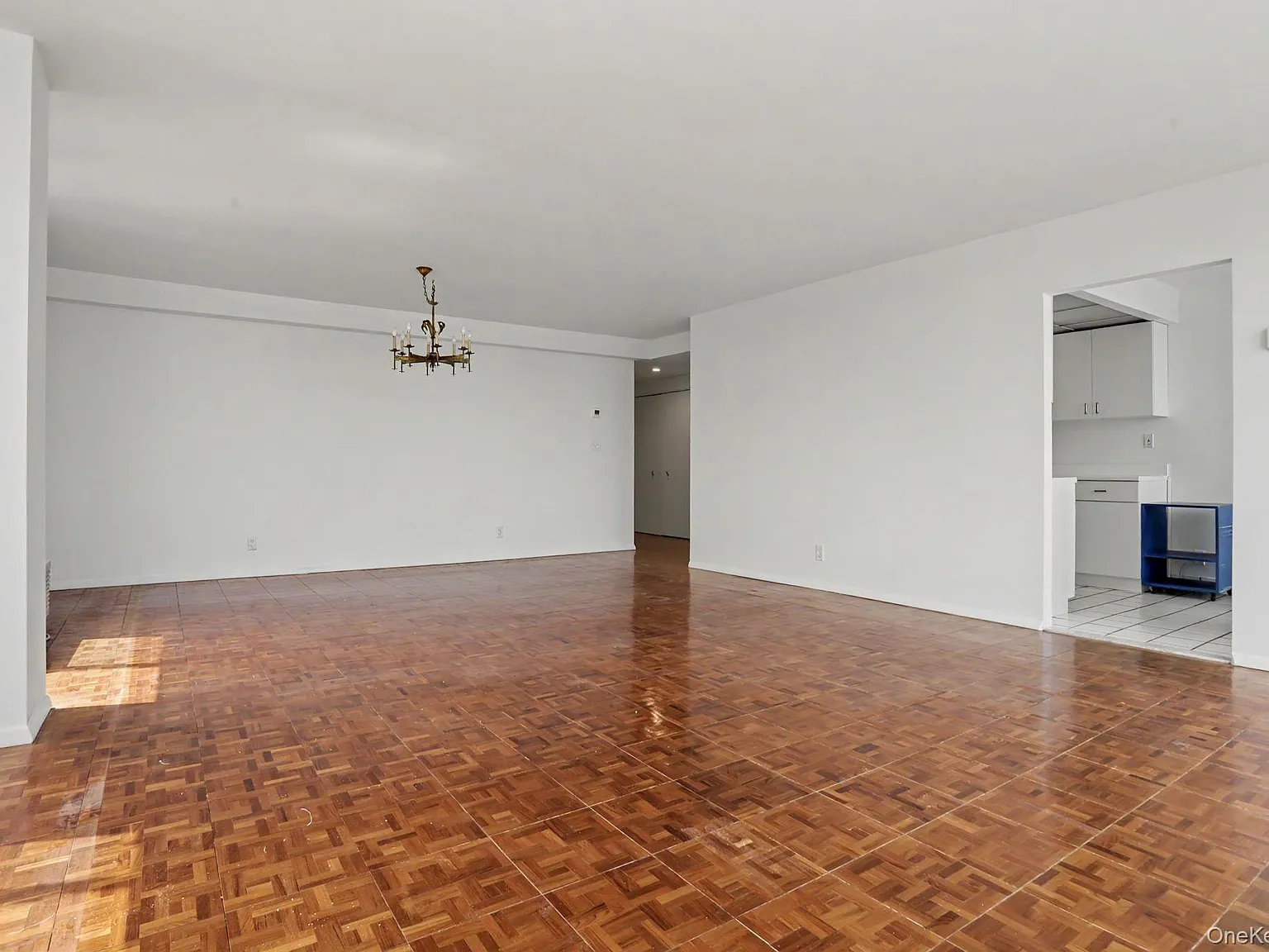 2 bed, 2.0 bath, 1600 sqft, $5,500 — Photo 4