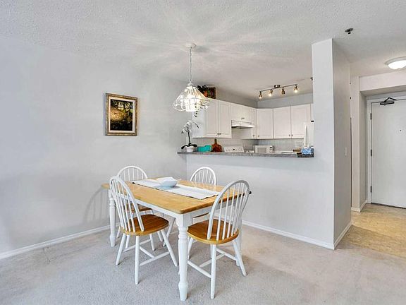 3rd image of 11 Chaparral Ridge Dr SE #1211