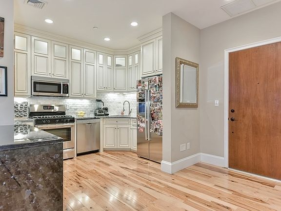 3rd image of 9 Appleton St APT 1