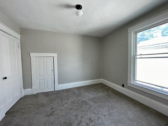 4th image of 610 1/2 Sandusky St