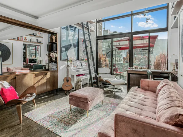 22 West 15th Street image 1 of 18