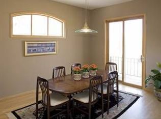 4921 Woodhurst Ln, Minnetonka, MN 55345