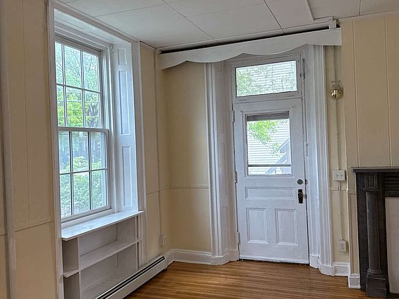 5th image of 303 Pearl St APT 2