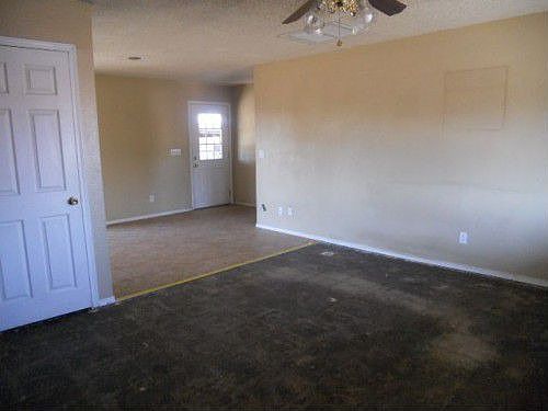 3rd image of 9539 E Evergreen St