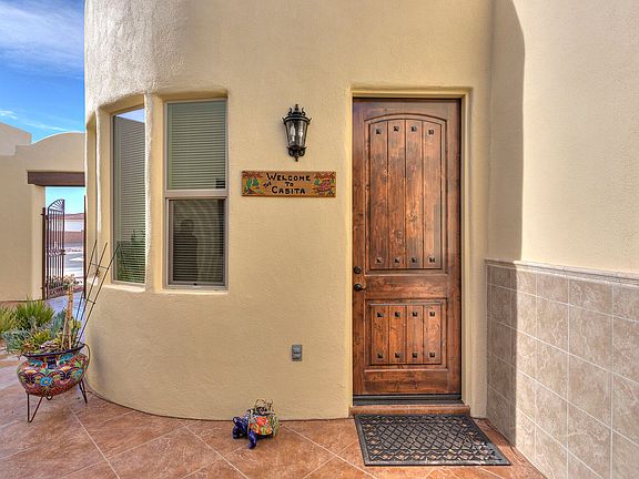 Casita courtyard entry